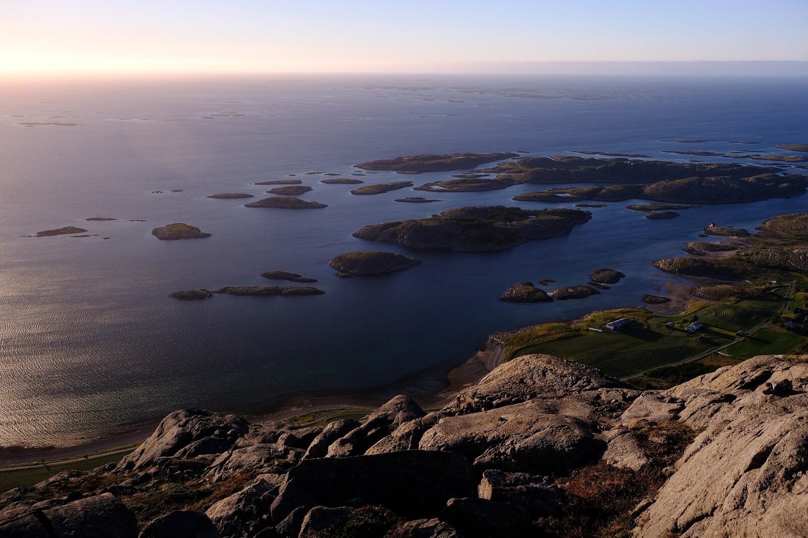 Archipelag Vega o zachodzie słońca – obiekt Światowego Dziedzictwa UNESCO