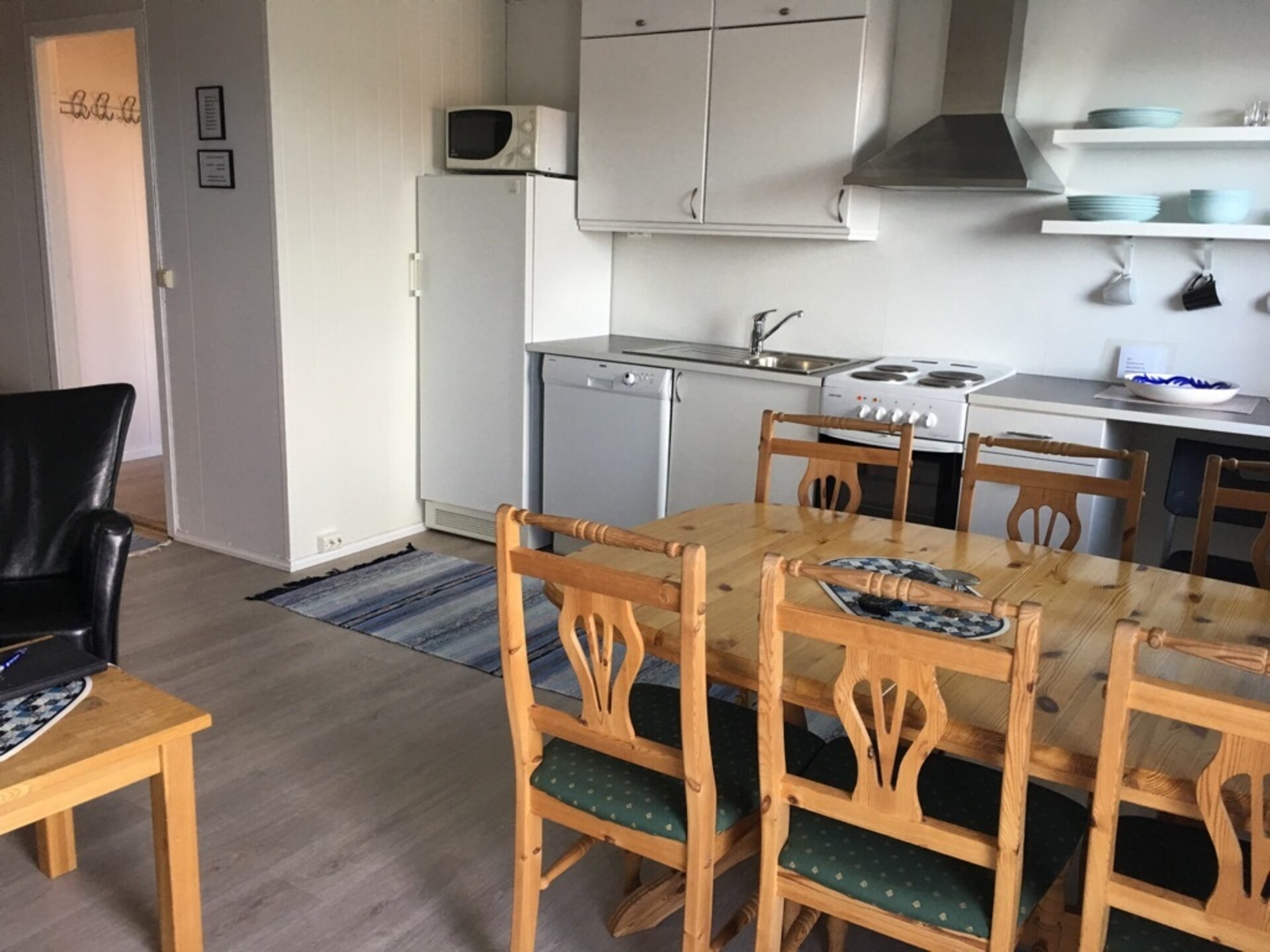 Rorbu 1 – apartament 75 m² dla 8 osób w Fagervika, zdjęcie 2